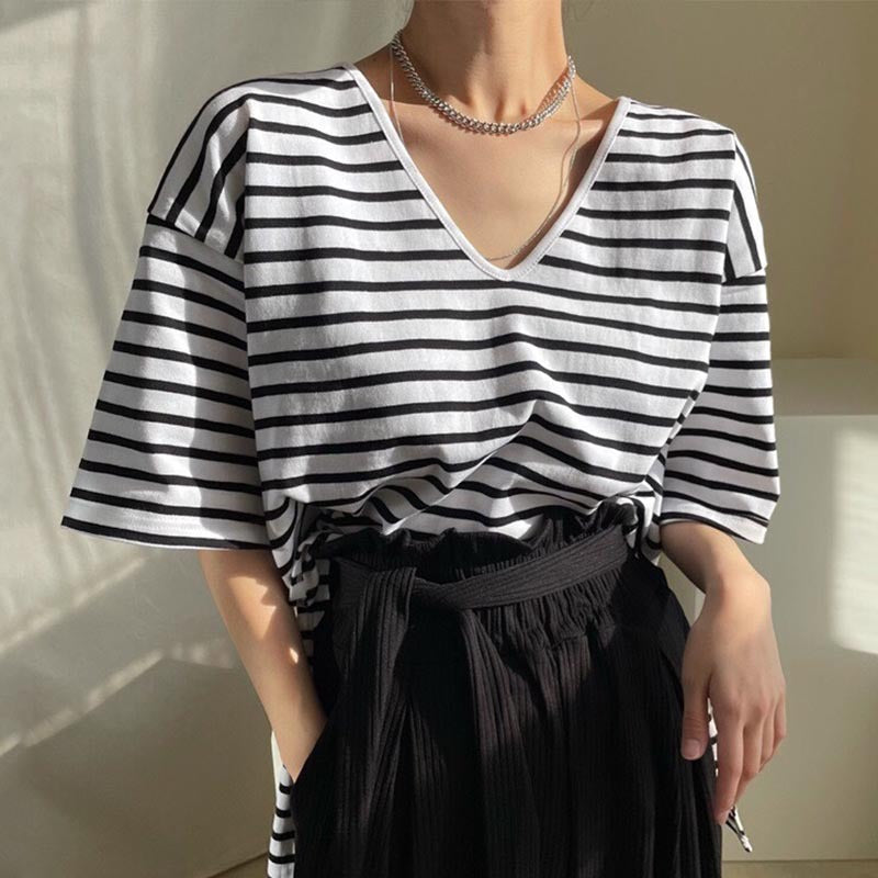 Women's Casual V-neck Contrast Color Striped Short-sleeved T-shirt