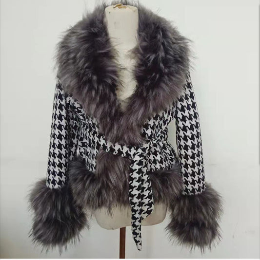 Fashion V-neck Jacket With Faux Raccoon Fur